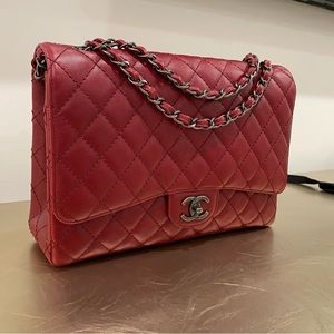 Chanel maxi classic flap bag